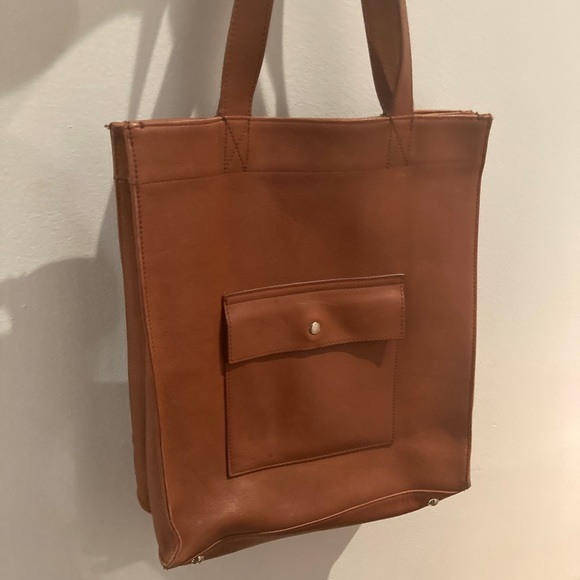 APC brown leather tall shoulder tote - Picture 3 of 9